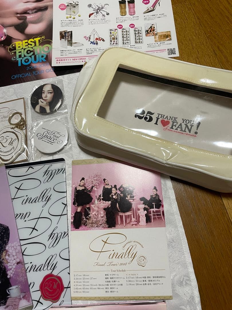 安室奈美恵　グッズ　タオル　アクスタ　マグネット　ワッペン　パンフ　CD DVD