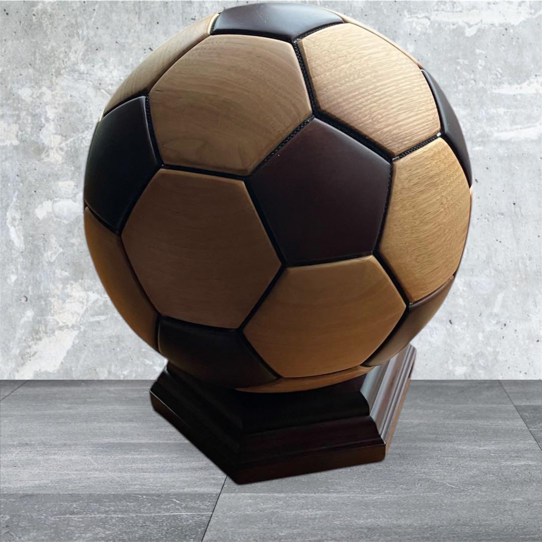 木製サッカーボール型オブジェ - メルカリ