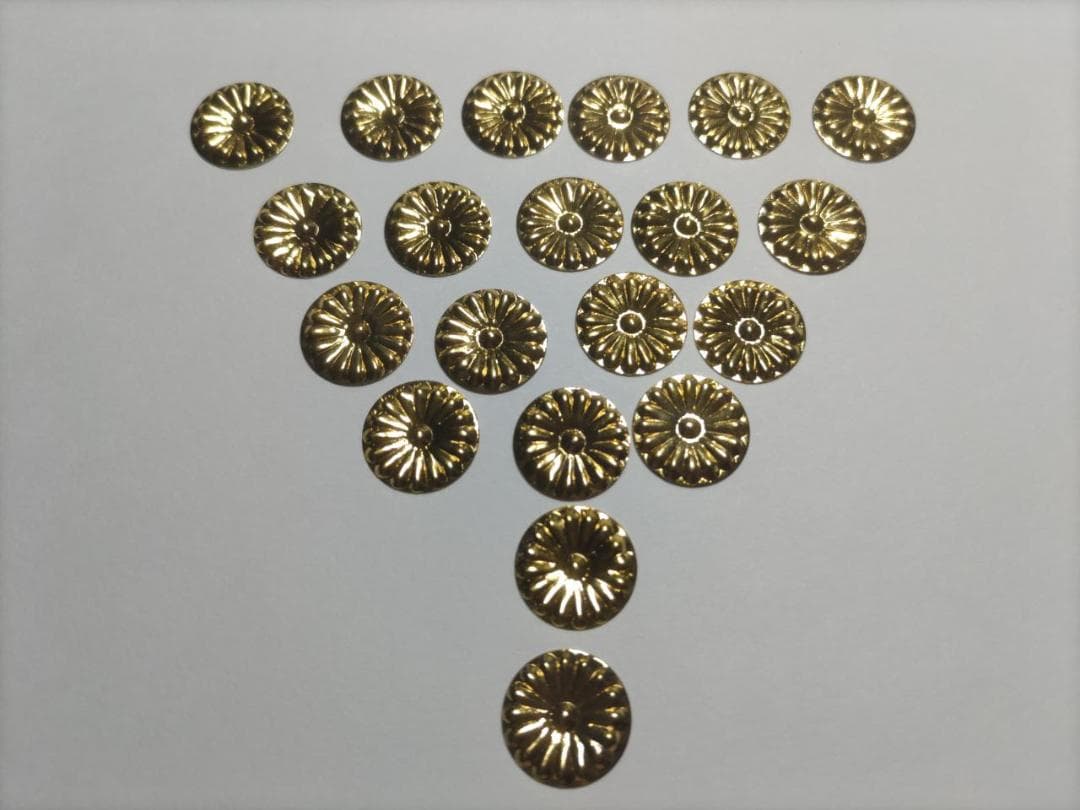 ☆特別☆直径15mm【菊紋金具】5分 x 20枚 神輿、山車、神殿、真鍮