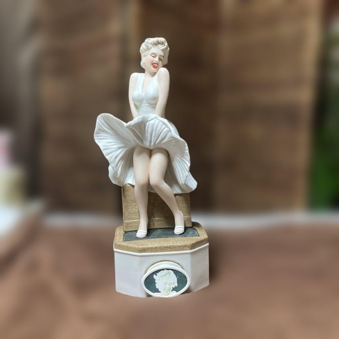 マリリン・モンロー 陶器フィギュア - メルカリ