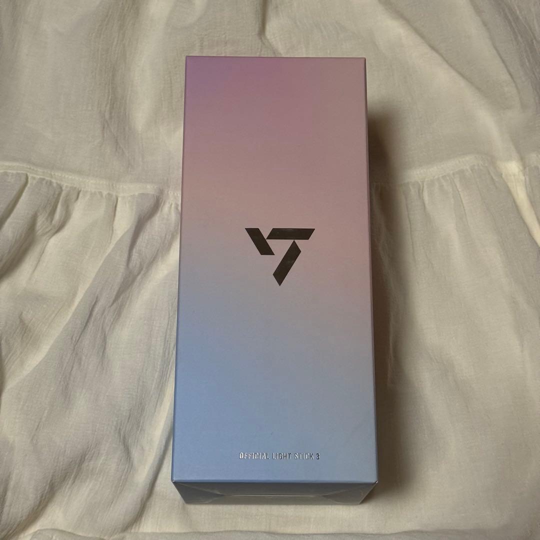 SEVENTEEN セブチ ペンライト CARAT棒 ver.3 Amazon.com: Seventeen Official Light Stick Ver 3 : Sports & Outdoors