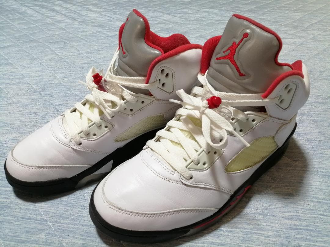 エアジョーダン5レトロ 10サイズ ホワイト/レッド JORDAN BRAND AIR JORDAN 5 RETRO OG (GS) WHITE/FIRE RED-BLACK