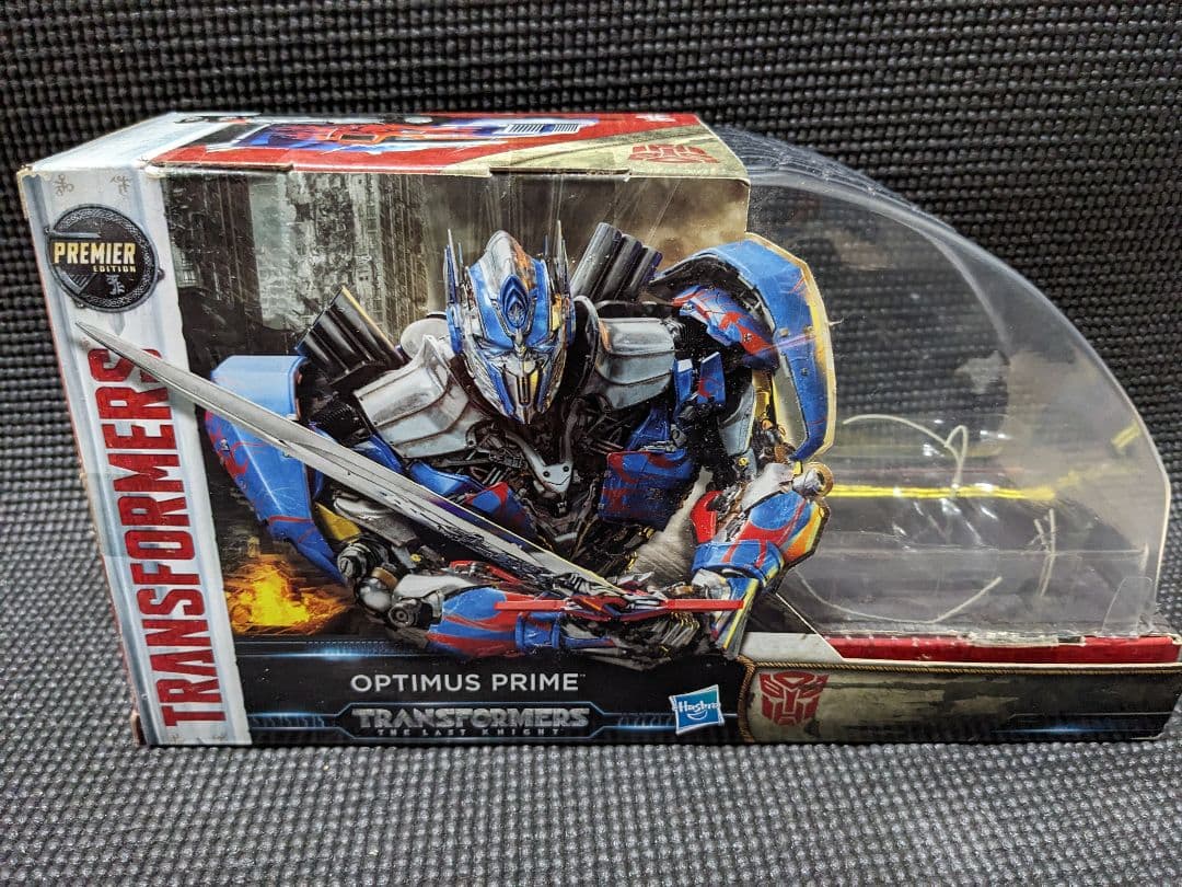 SDCC2017限定　 オプティマスプライム　中古品　追加武装+おまけ付き