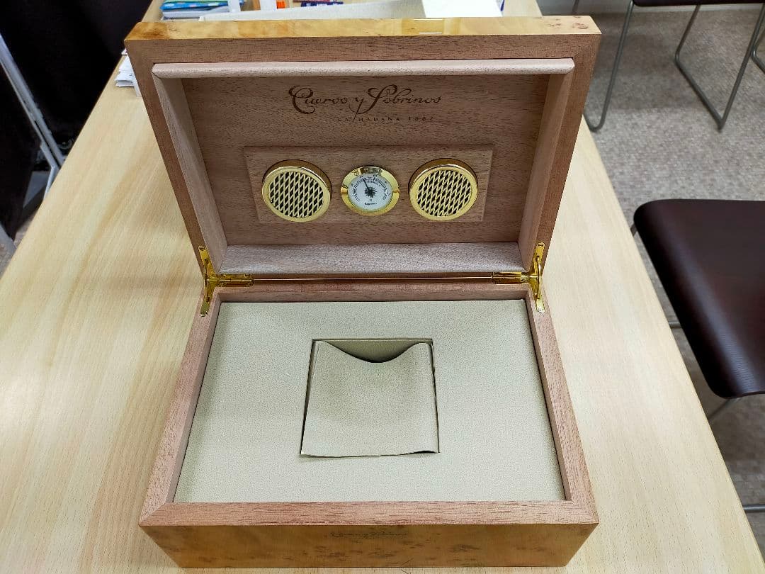 クエルボ・イ・ソブリノス 時計箱 ケース 葉巻収納箱 - メルカリ
