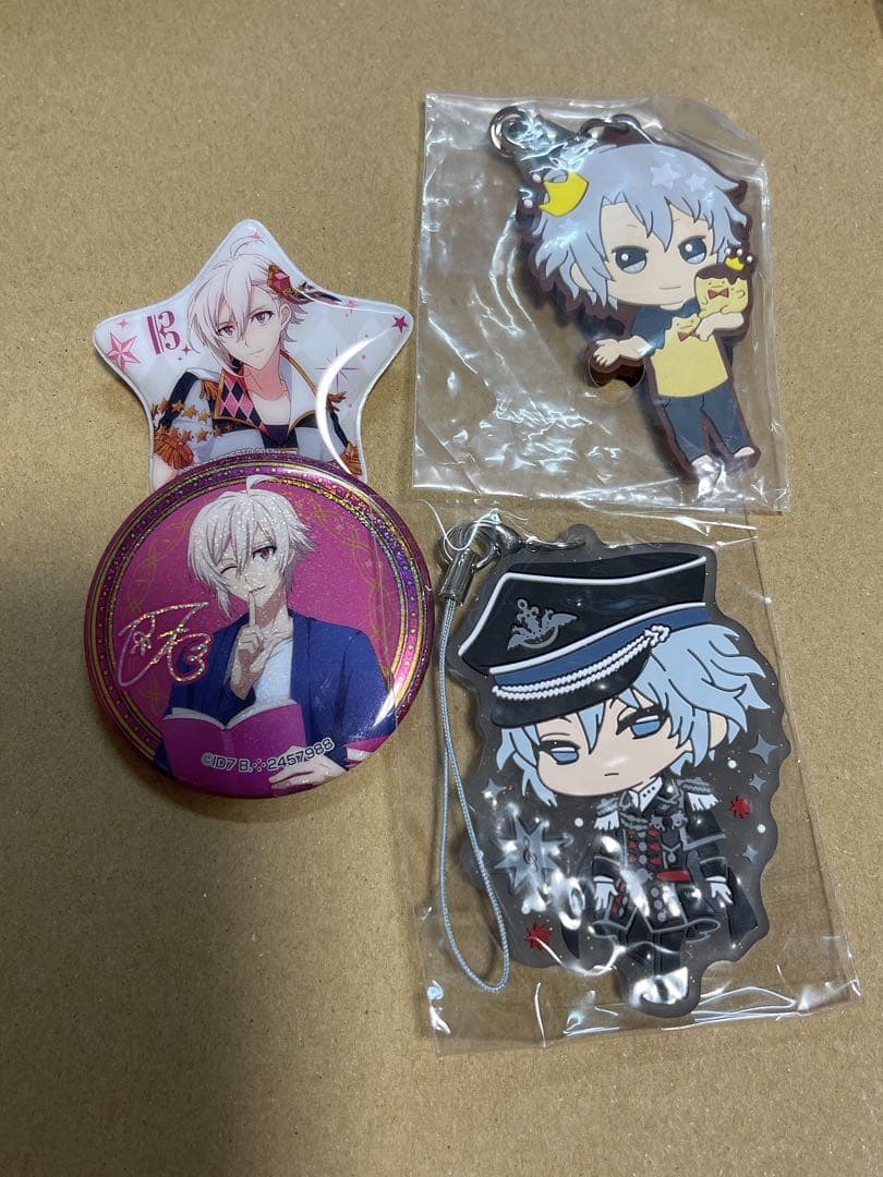 アニメ グッズ まとめ売り ノンジャンル 100点以上 アクスタ アクキー等