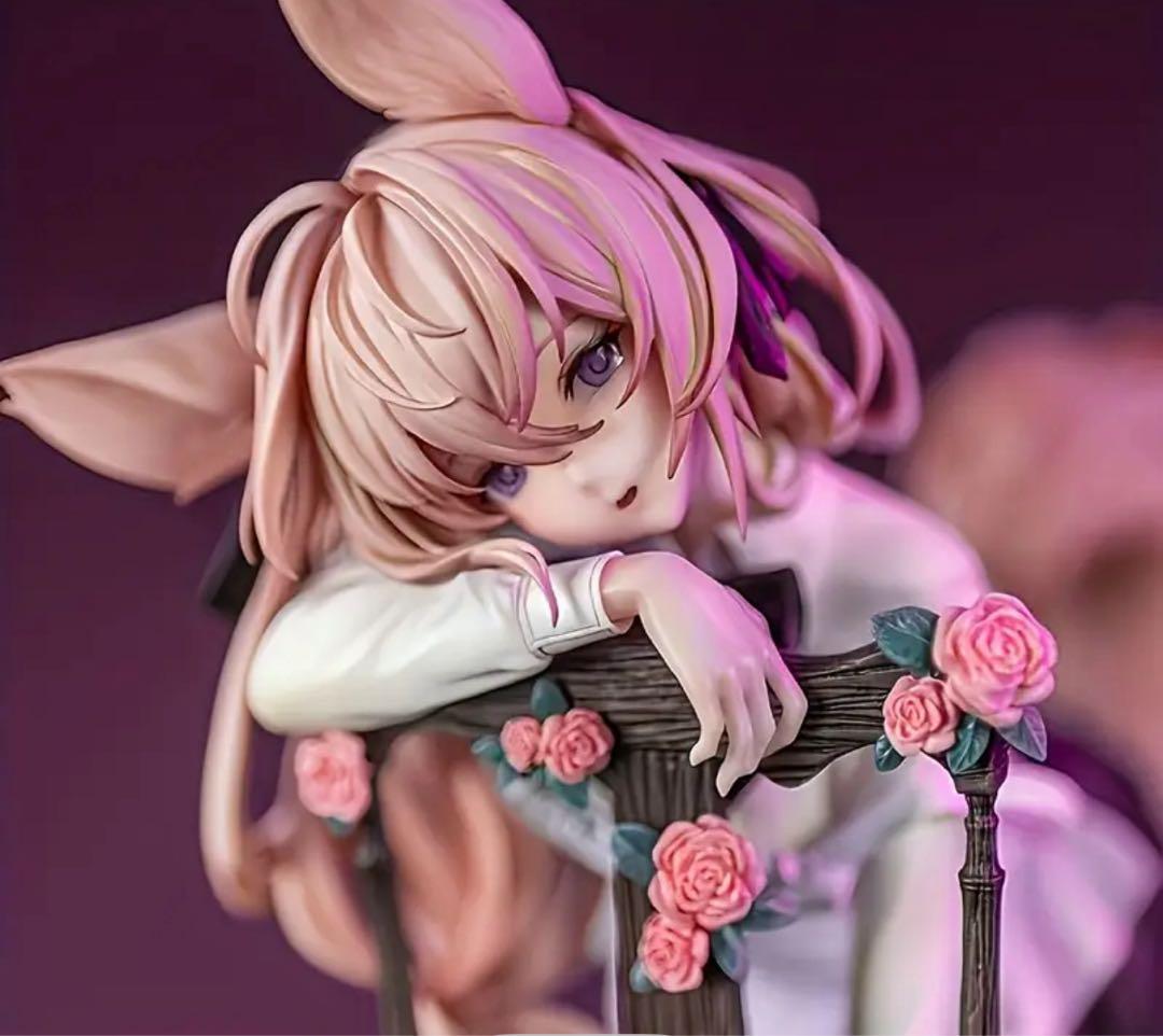 耳と尻尾のあるキャラクター フィギュア 21cm