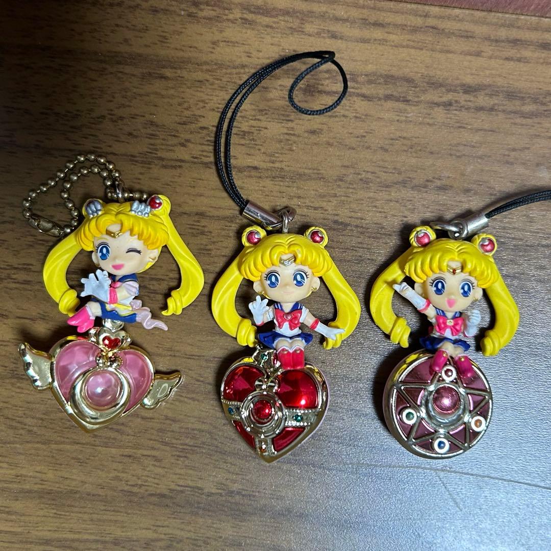 セーラームーン キーホルダー 食玩チャーム 3つセット - メルカリ
