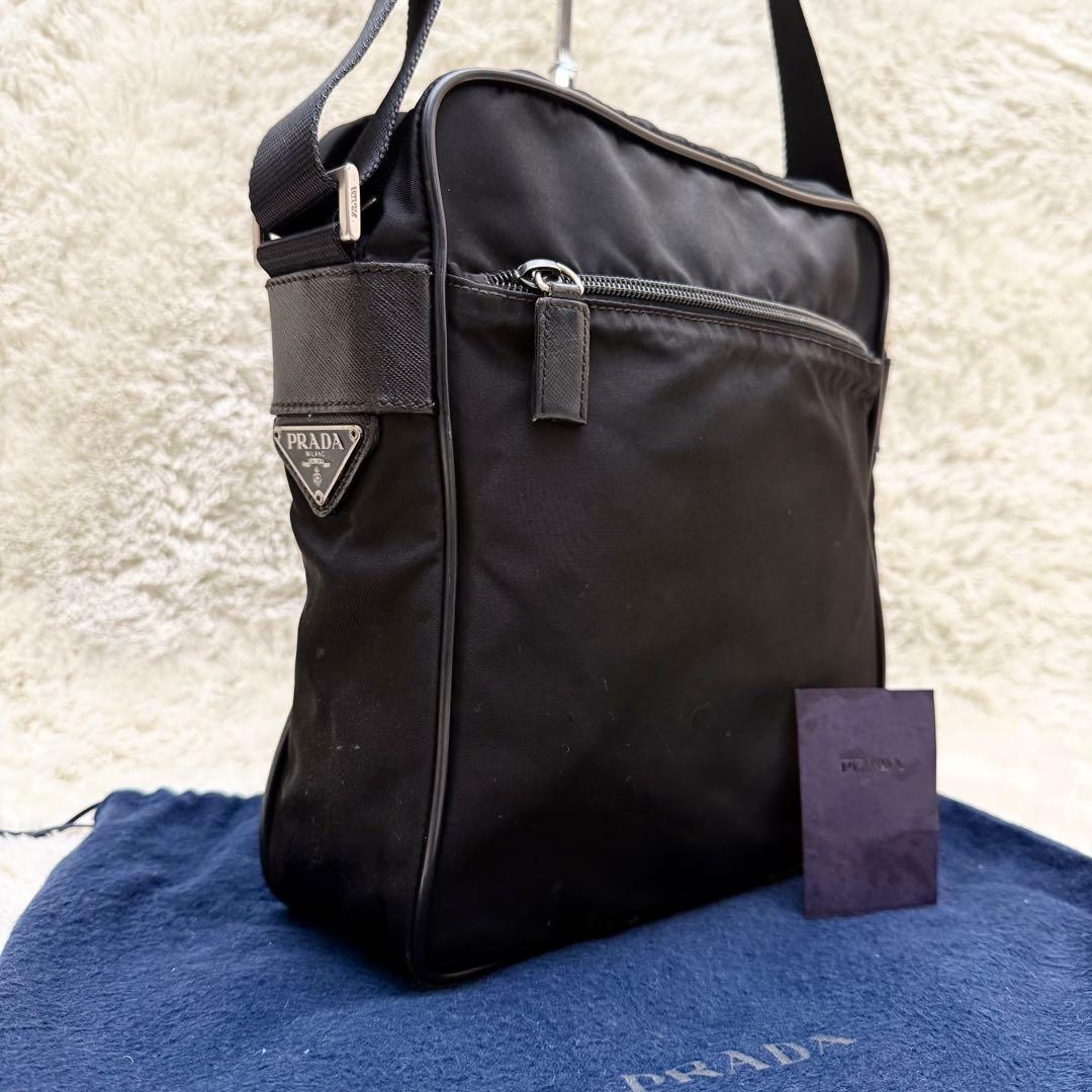 PRADAプラダV160 三角ロゴ ショルダーバッグ ナイロン クロスボディ 黒
