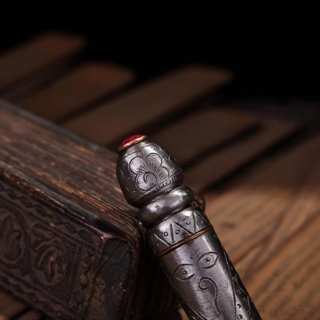 中国古美術・旧蔵チベット収·蔵伝工芸 ・寒鉄錾刻蔵伝印鑑・置物