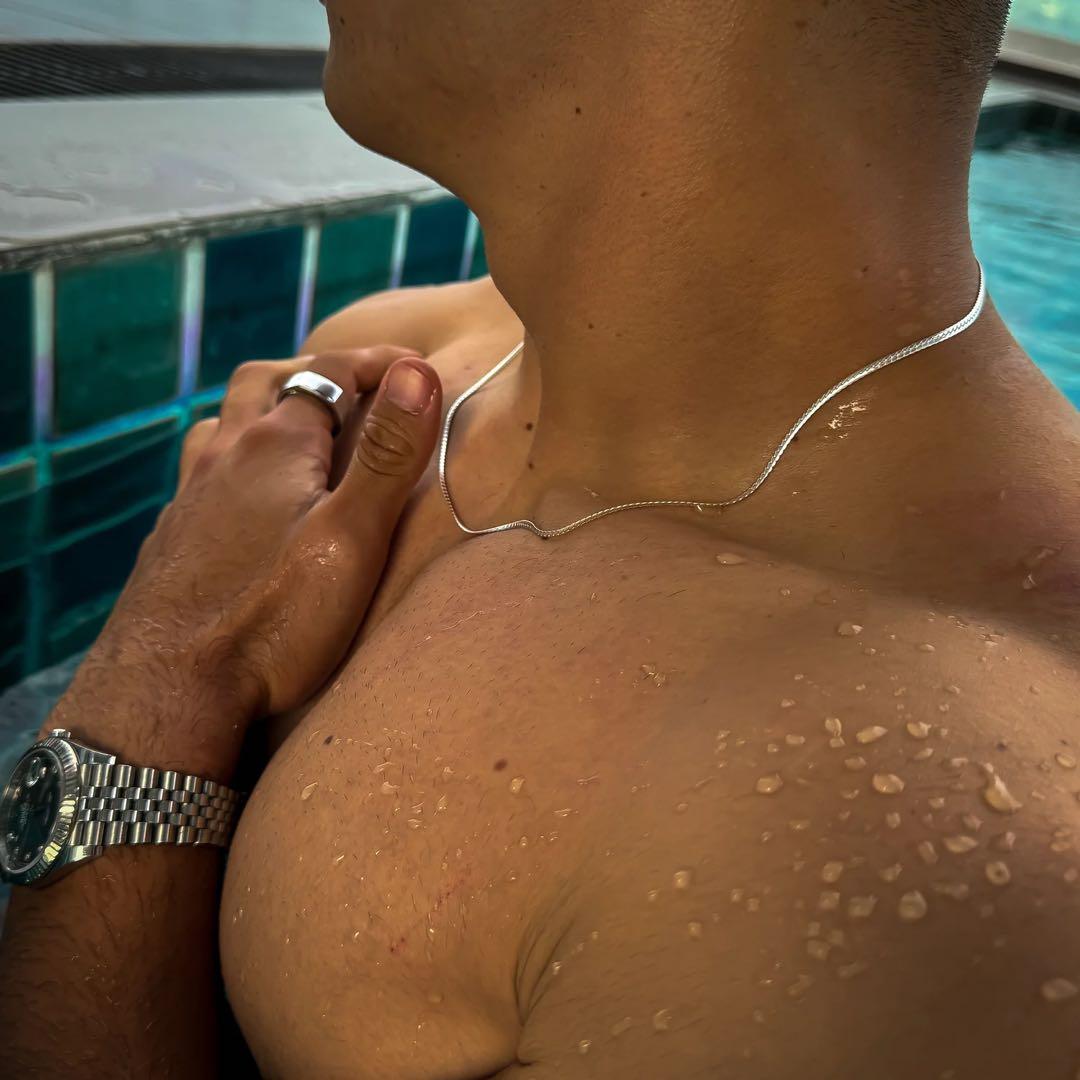 DIFFERENT NECKLESS メンズコーチジョージ - メルカリ