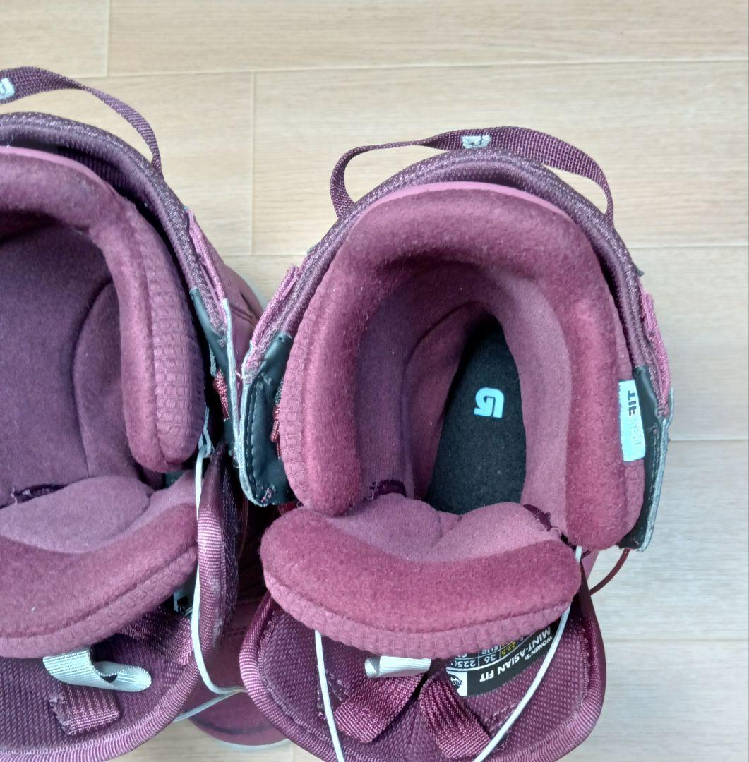 BURTON MINT-ASIAN　FIT 22.5cm【美品】