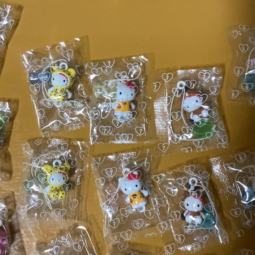 2910ハローキティ✖️動物 &十二支 ストラップ - メルカリ
