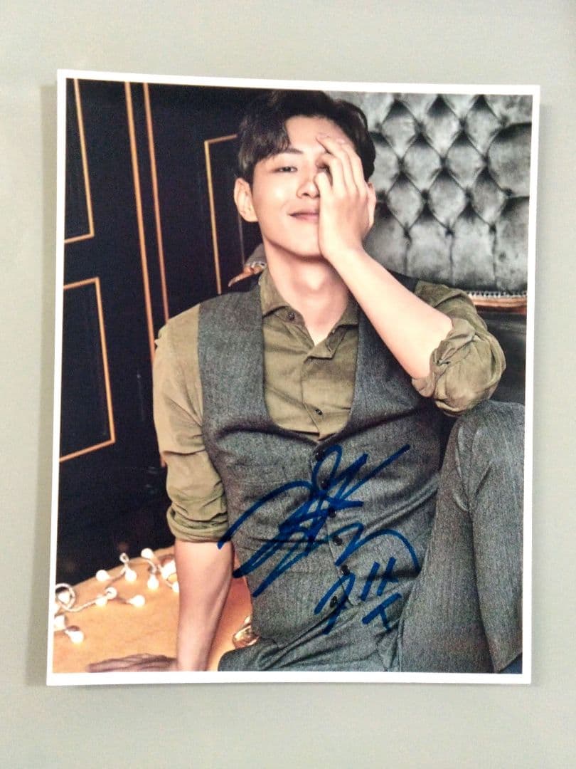 ジス直筆サイン入り超 特大写真…Ji Soo…花ざかりの君たちへ - メルカリ