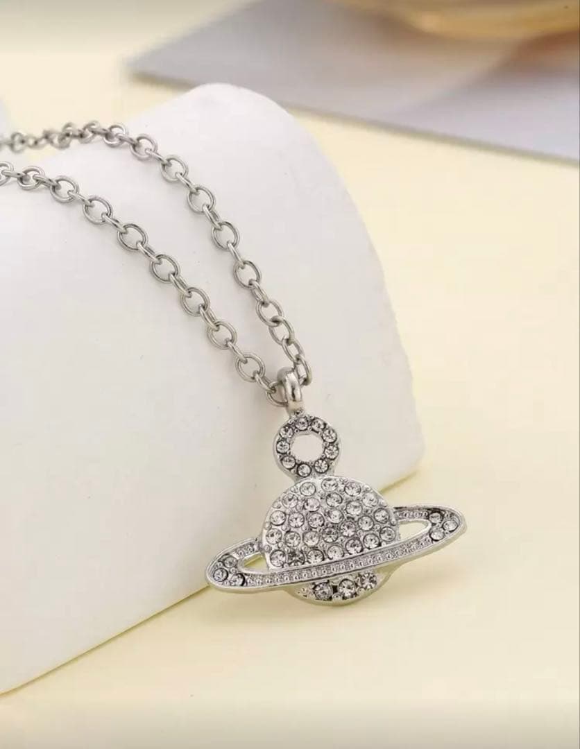 Vivienne Westwood モチーフ 土星 惑星 ネックレス - メルカリ