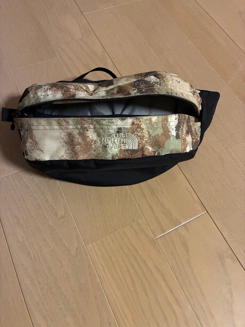 THE NORTH FACE ボディバッグ カモフラージュ - メルカリ