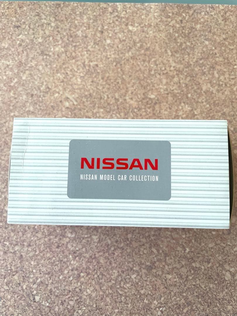 日産モデルカーコレクション　GTR まるで実車のような迫力・・・日産 GT-R (R35) の 1/18 スケール