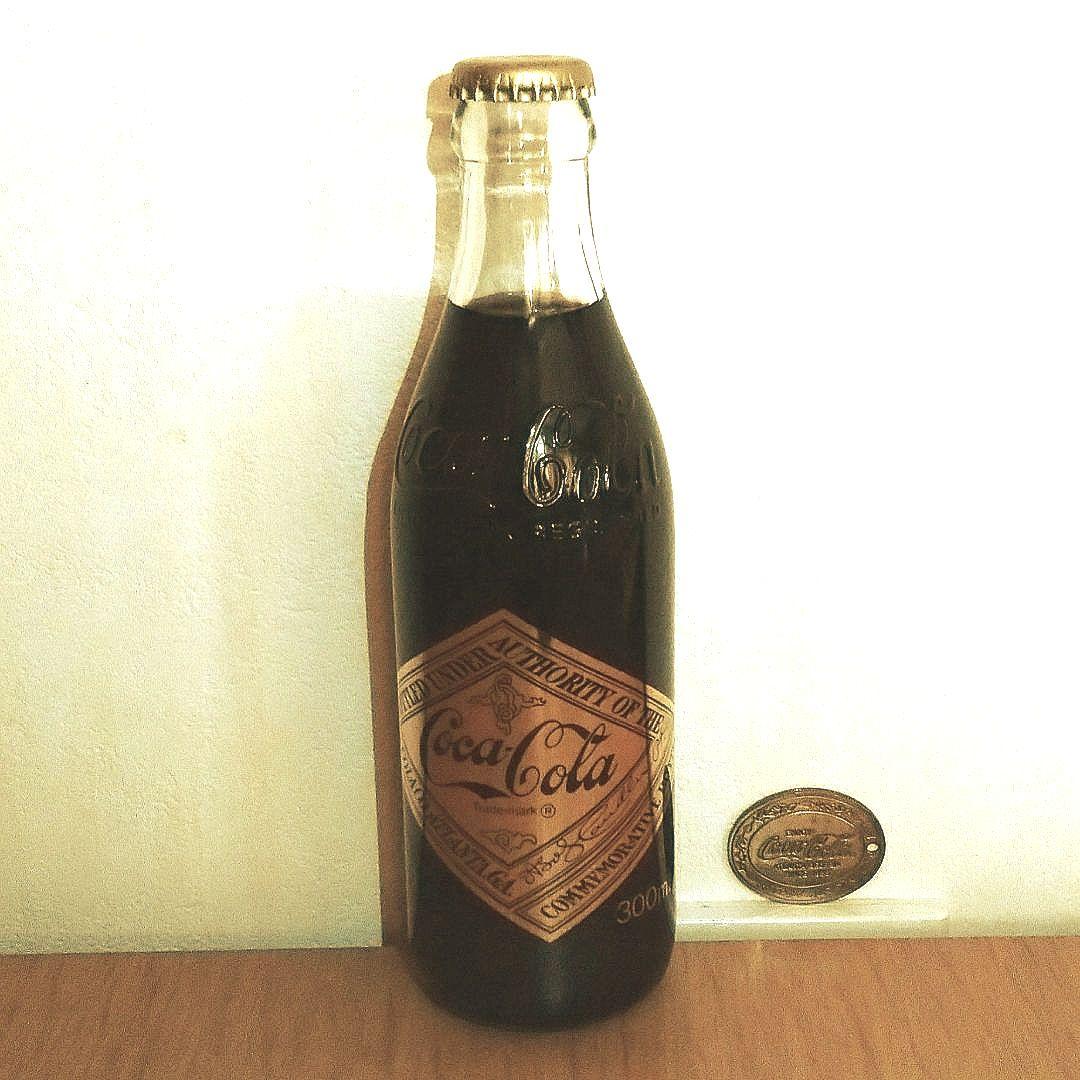 レア】コカ・コーラ 100周年記念ボトル＆メダル - メルカリ