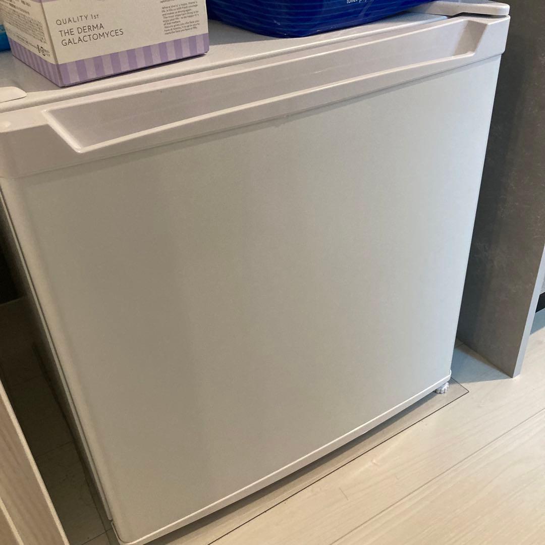 冷蔵庫 小型 46L 右開き 白 ホワイト PRC-B051D キズ防止マット付 楽天市場】冷蔵庫 小型 1ドア 46L PRC-B051D 送料無料1ドア 46L 小型