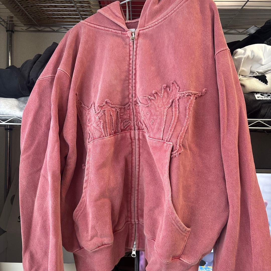BlessU ピンク ジップアップパーカー - メルカリ
