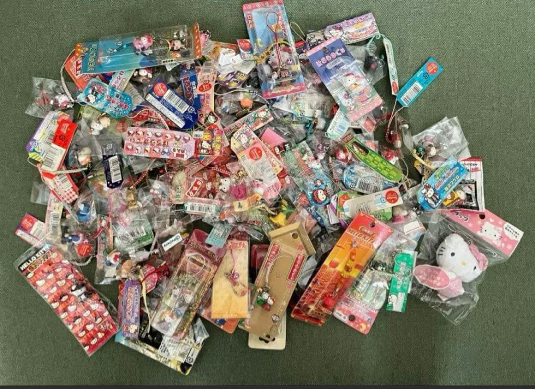 ハローキティ　キティ　ご当地　根付け　ストラップ　ぬいぐるみ　まとめ売り 16個セット】キティ 根付 ストラップ 御当地 レア｜Yahoo!フリマ（旧