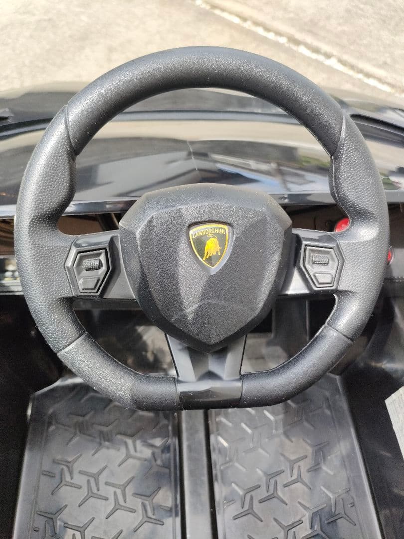 電動乗用玩具 ランボルギーニ アヴェンタドール SV ロードスター 子供用