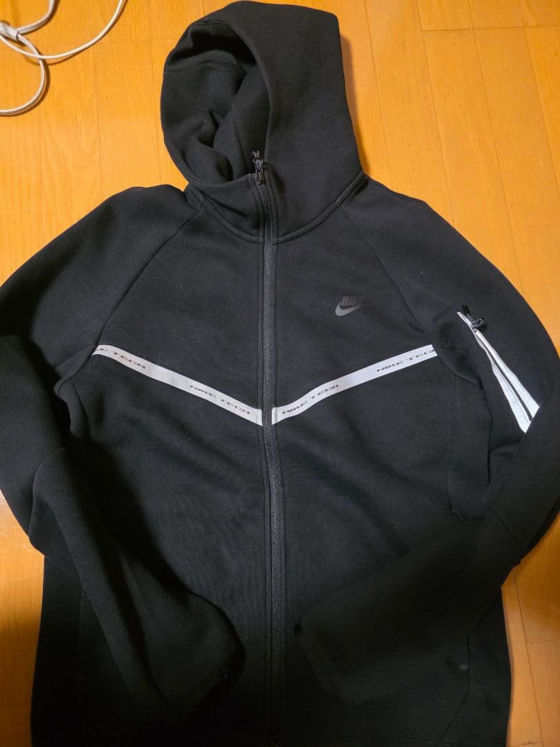 Nike テックフリース 黒 反射 - メルカリ