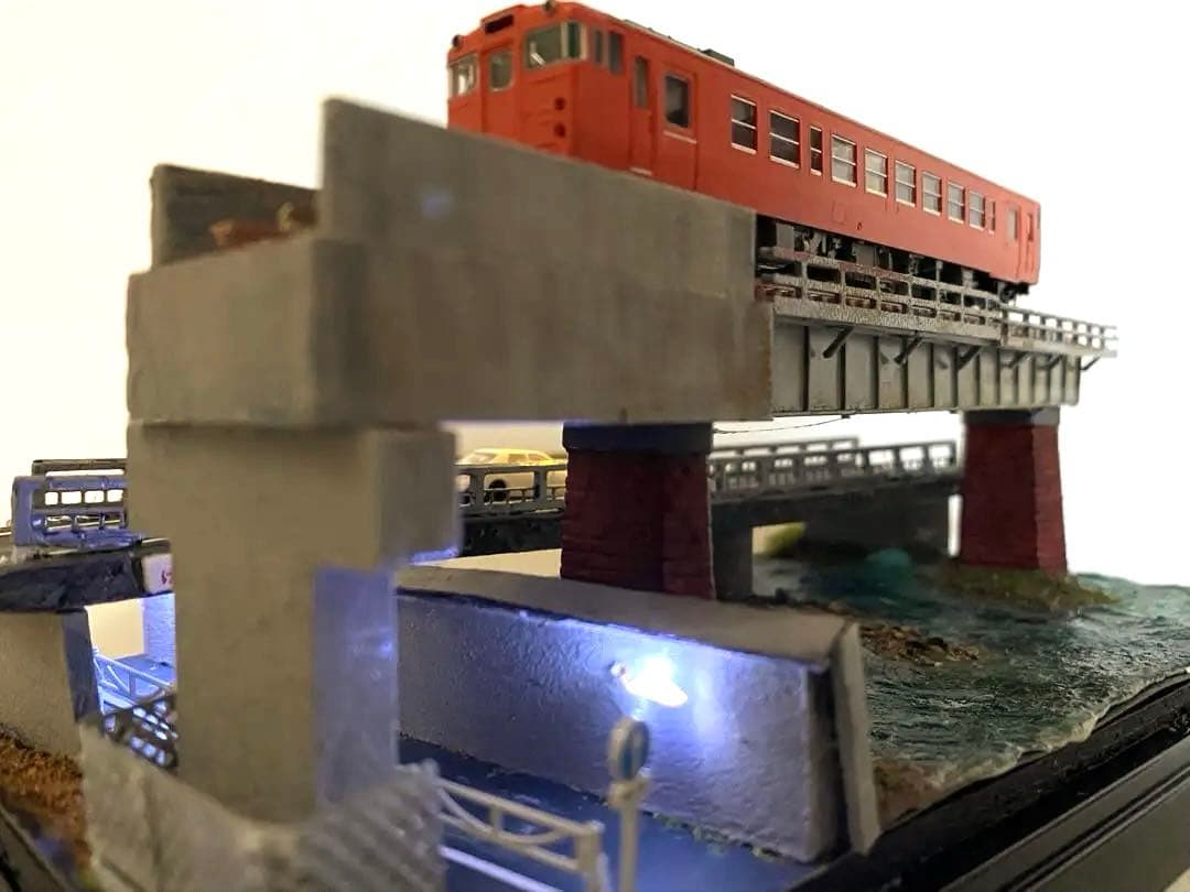Nゲージ 鉄道 ジオラマ 模型 ガーター橋と架道橋 展示台 LED照明付き