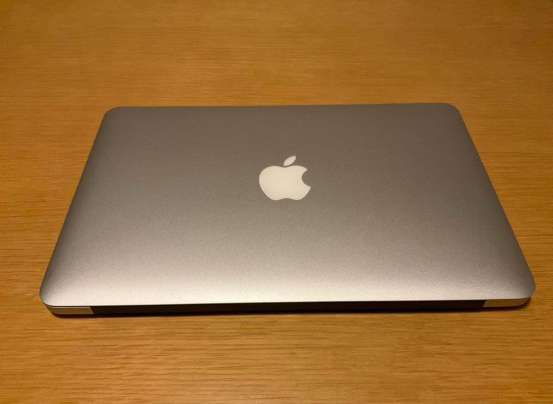 MacBook Air 128G 2016年購入　(箱無し) MacBook Air 13 インチ (2020) - Apple M1 8-コア と 7-コア GPU - 8GB