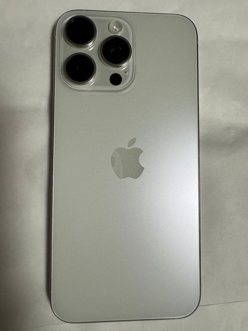 iPhone15promax 1.02TB バッテリー89% 赤ロム保証 白