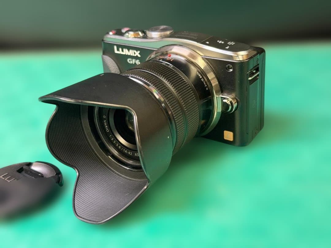 Lumix DMC-GF6 ブラック レンズキット H-FS1442A - メルカリ