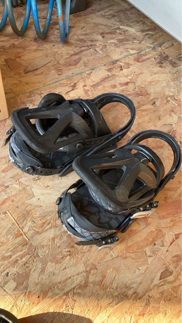 値下げ　Mサイズ　Burton Mission Re:Flex バートン Amazon.com : Burton Men's Mission Re:Flex Snowboard Bindings