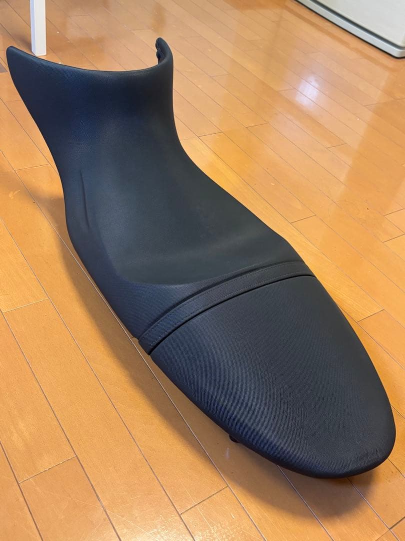 超レアBMW R1200R純正オプションミディアムシート 07-14年空冷用