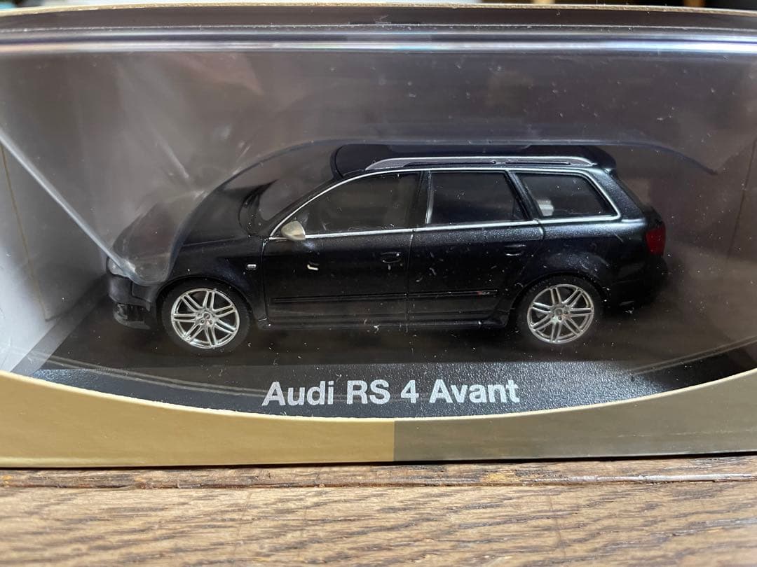 アウディ純正 1/43 RS4アバント B7型 ブラック