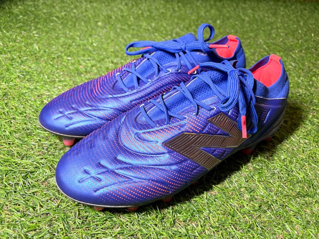 美品 New Balance サッカーシューズ スパイク 青赤