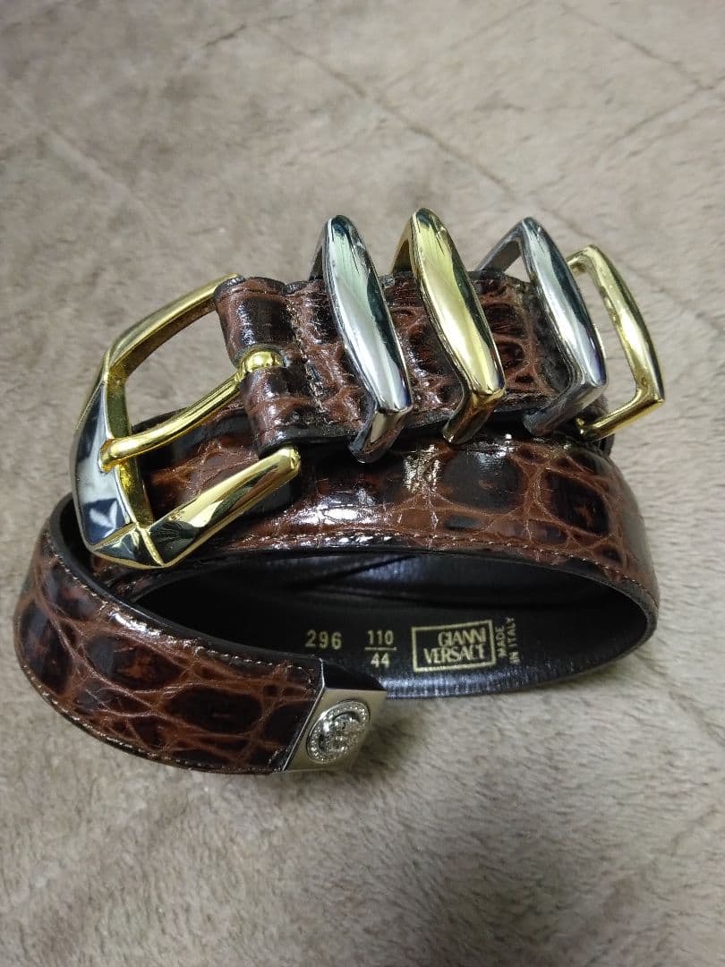 GIANNI VERSACE ブラウンレザーベルト - メルカリ