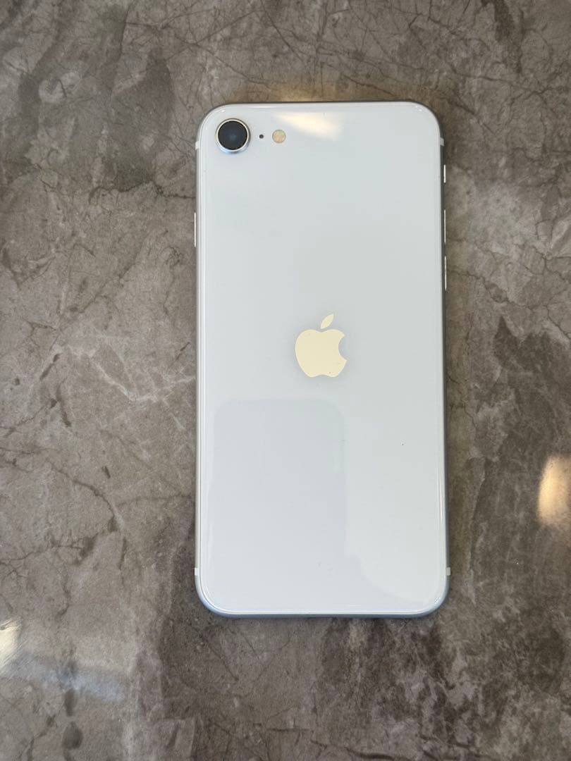 即発送！】iPhone SE2 128GB ホワイト - メルカリ