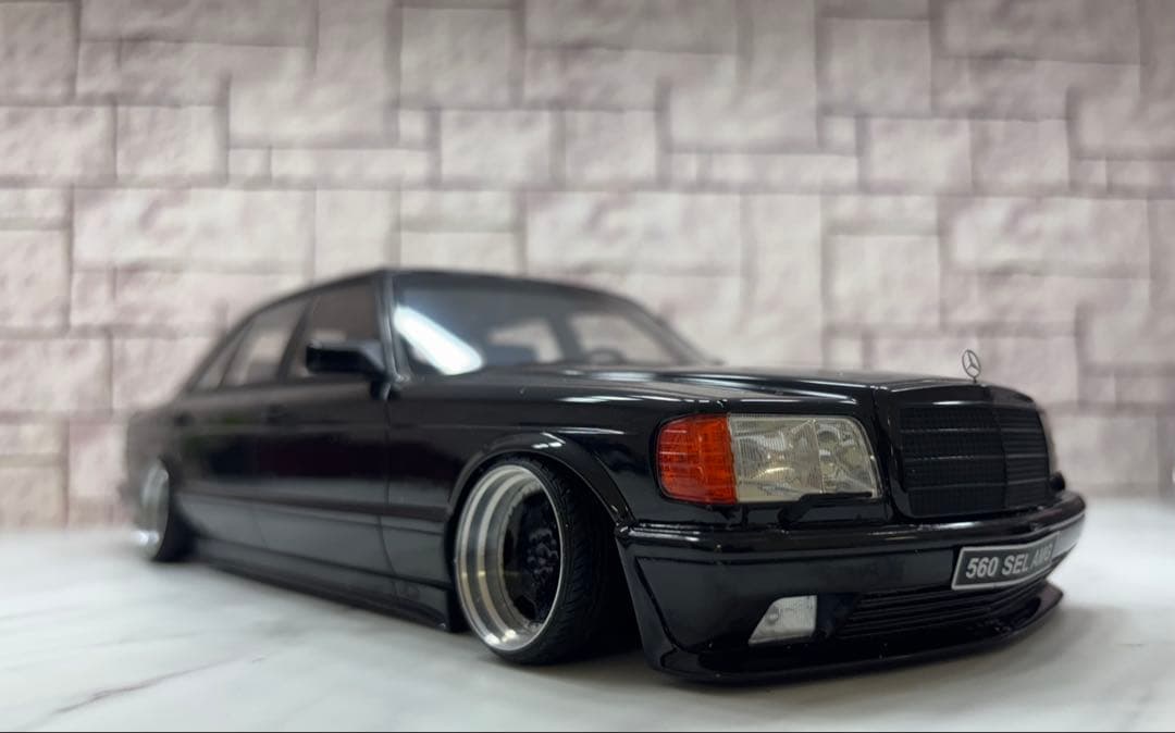 1/18ミニカー ベンツ560SEL AMG 深リムカスタム　ブラック
