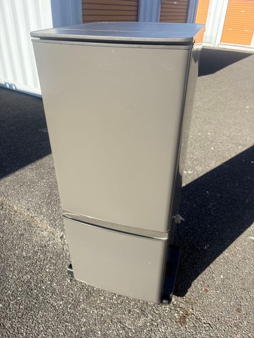 三菱 冷蔵庫 146L 小型 一人暮らし 高年式 2021年製 三菱（MITSUBISHI） 冷蔵庫 一人暮らし 146L 右開き MR-P15K-H マット