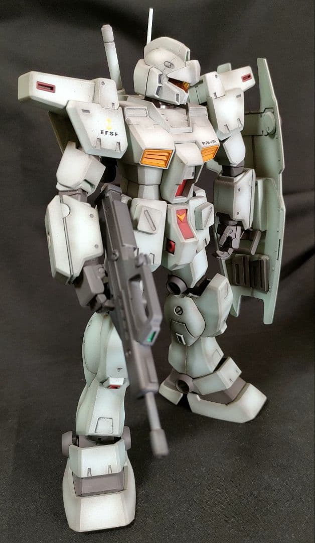 ガンプラ 塗装済 完成品 MG 1/100 RGM-79N ジムカスタム