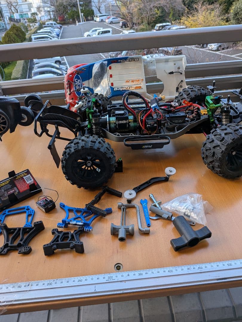 トラクサス SCT 4WD オプションパーツ付き　プロポも付きます。