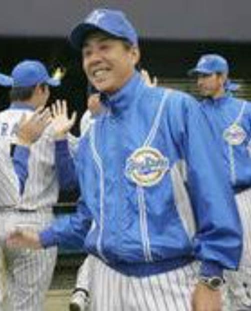 プロモデル】横浜 DeNA ベイスターズ グランドコート デサント XO