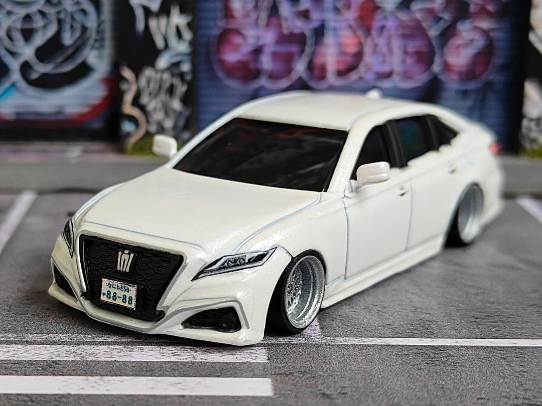 トミカ改造 トヨタ クラウン サイドミラー付き ☆深リム ☆ホット