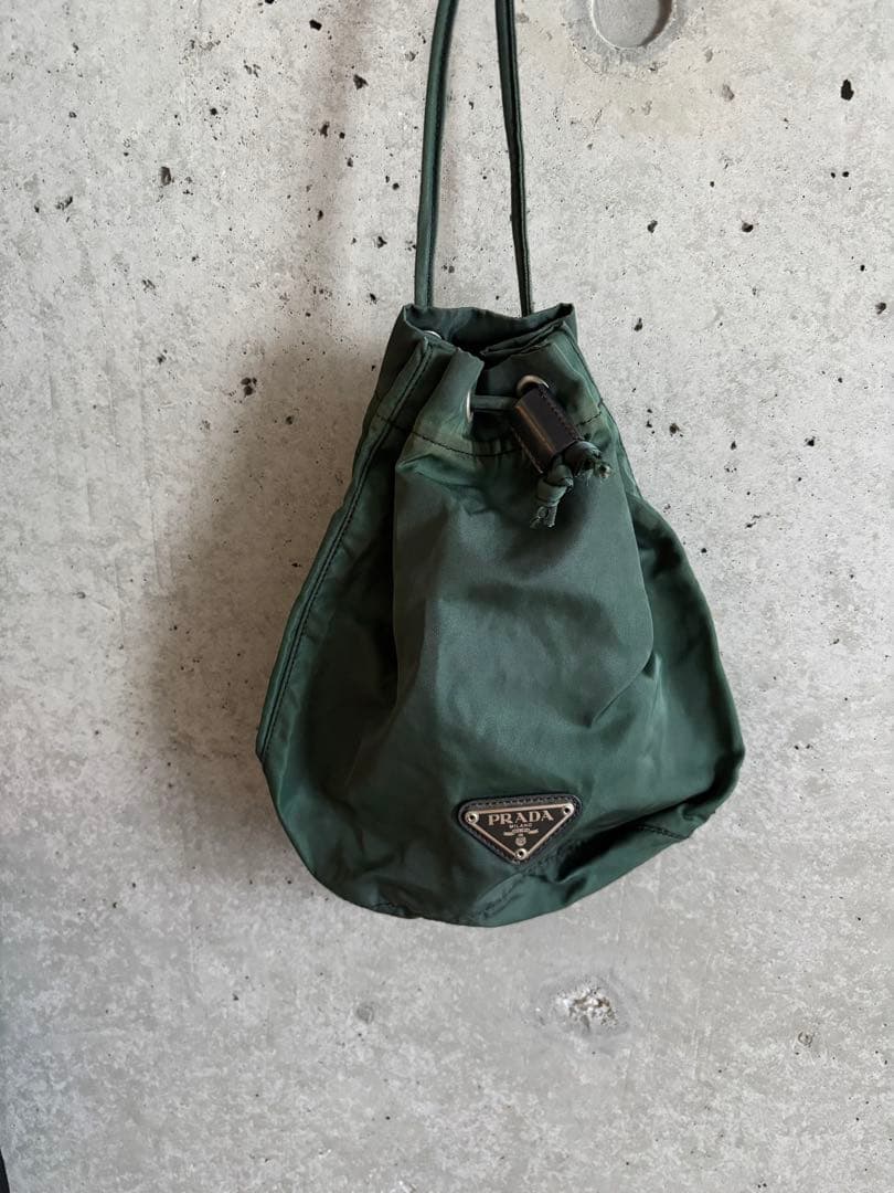 PRADA プラダ ポーチ 巾着型 テスートナイロン グリーン 三角ロゴプレート