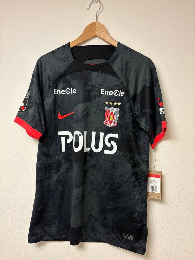 浦和レッズ 2024年 3rdユニフォーム　おまけ付（缶バッチ、キーホルダー） 5/24(金)18時から 新商品発売! | URAWA RED DIAMONDS OFFICIAL WEBSITE