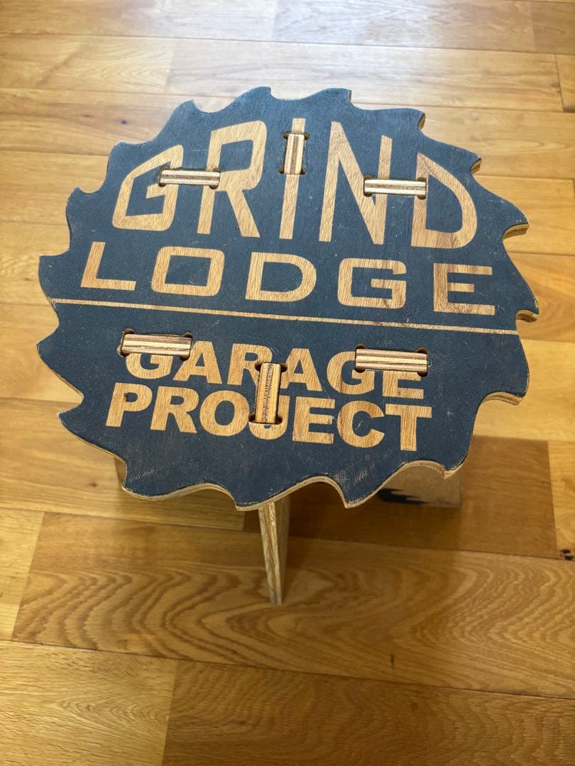 GRAIND LODGE スツール グラインドロッヂ SAWロゴ 生刷り