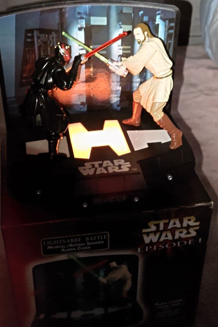 スターウォーズ　ライトセーバーバトル　ミュージカル　アクション　アラームクロック
