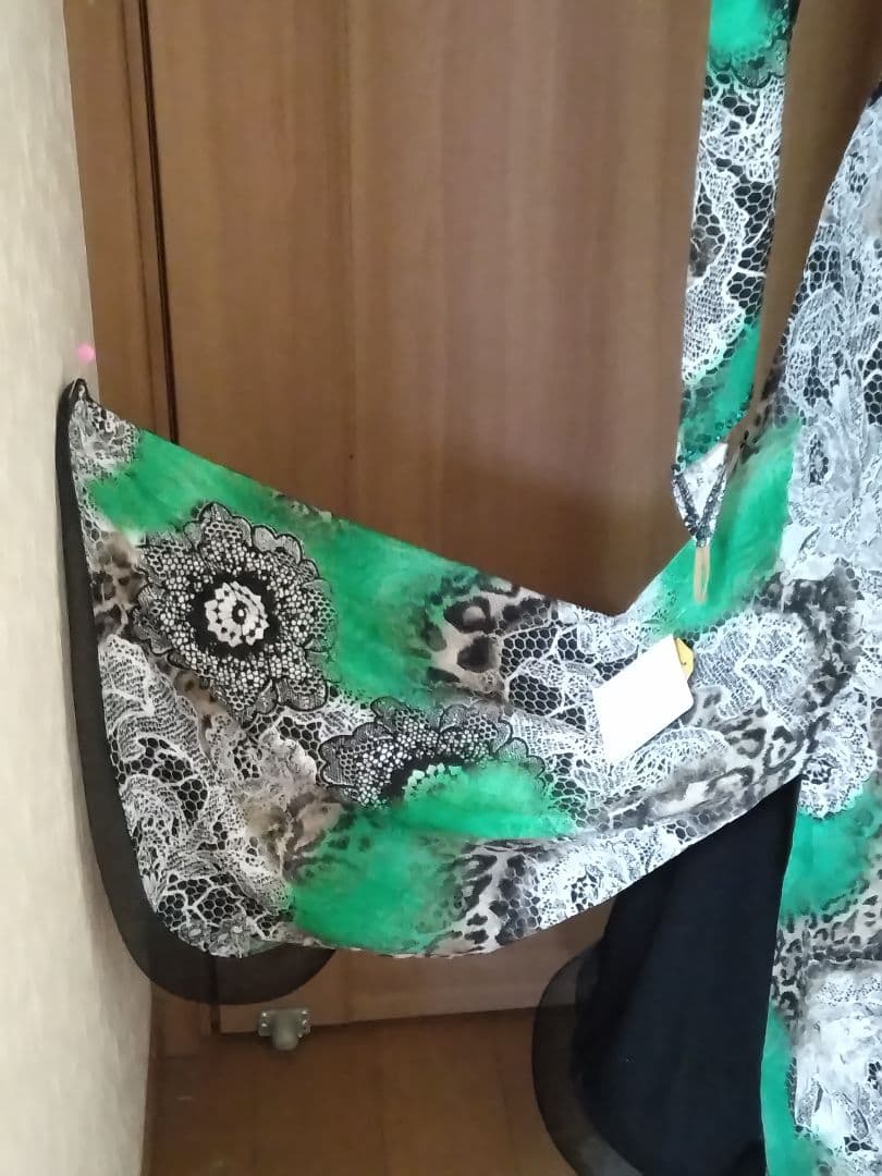 社交ダンス用ドレス 緑と黒のレオパード柄、グリーンのラインストーン