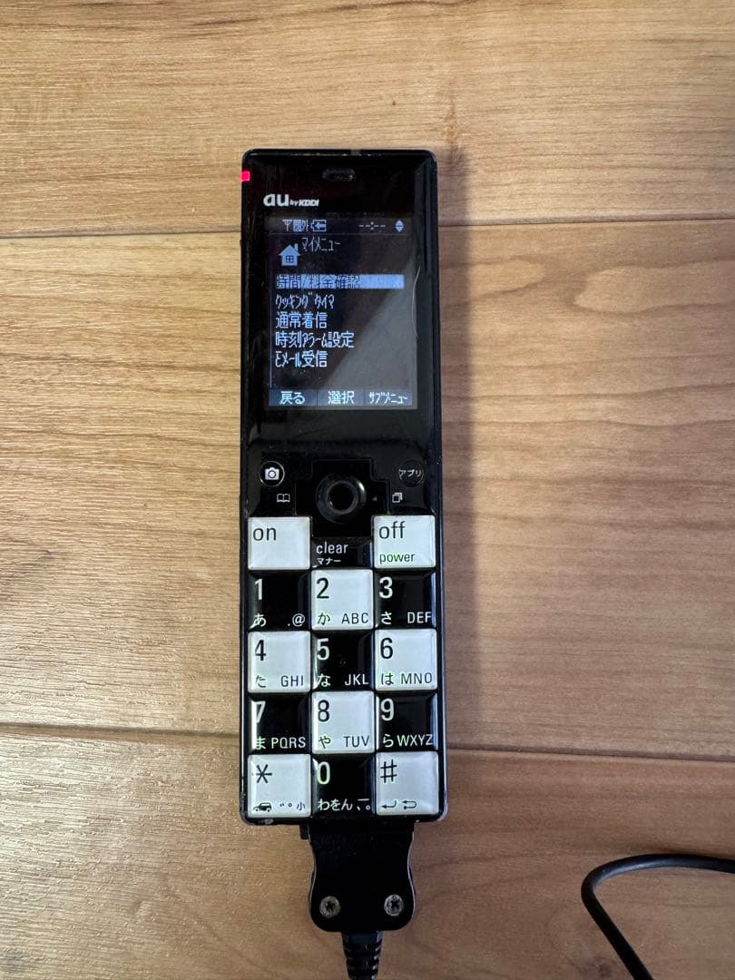 初代 au infobar ICHIMATSUインフォバー市松（黒） - メルカリ