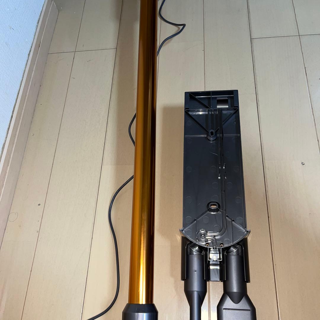 送料込　美品　V8 ￼SV10 スティック&ハンディ二刀流 46分ほど稼働