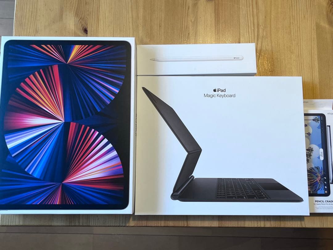 iPad Pro 12.9インチ + Magic Keyboard Amazon.com: Apple Magic Keyboard for 12.9-inch iPad Pro (Previous